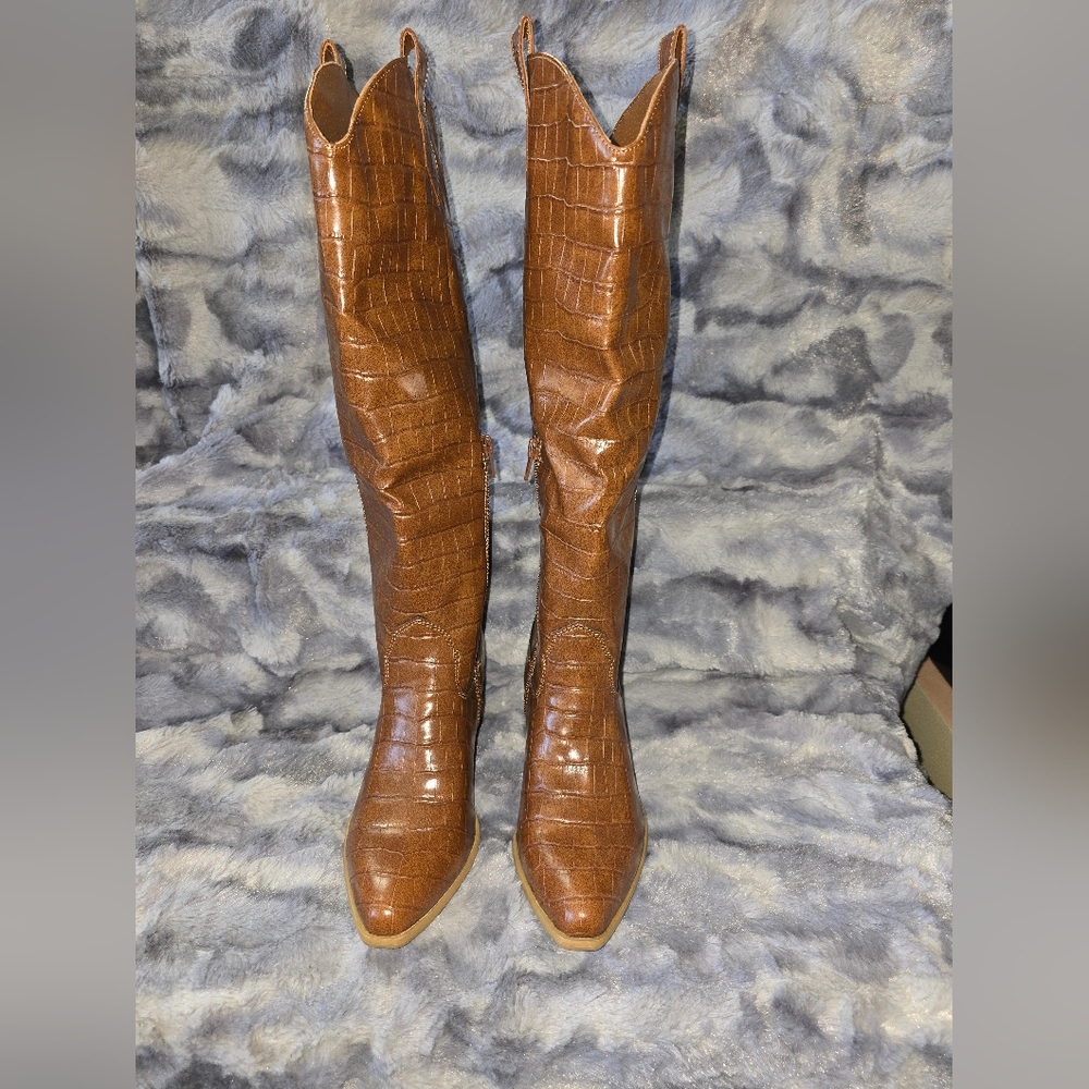 NWB Sun + Stone Dollyy Comfort Insole Croc-Embossed‎ Knee-High Cowgirl Boots - Picture 4 of 8